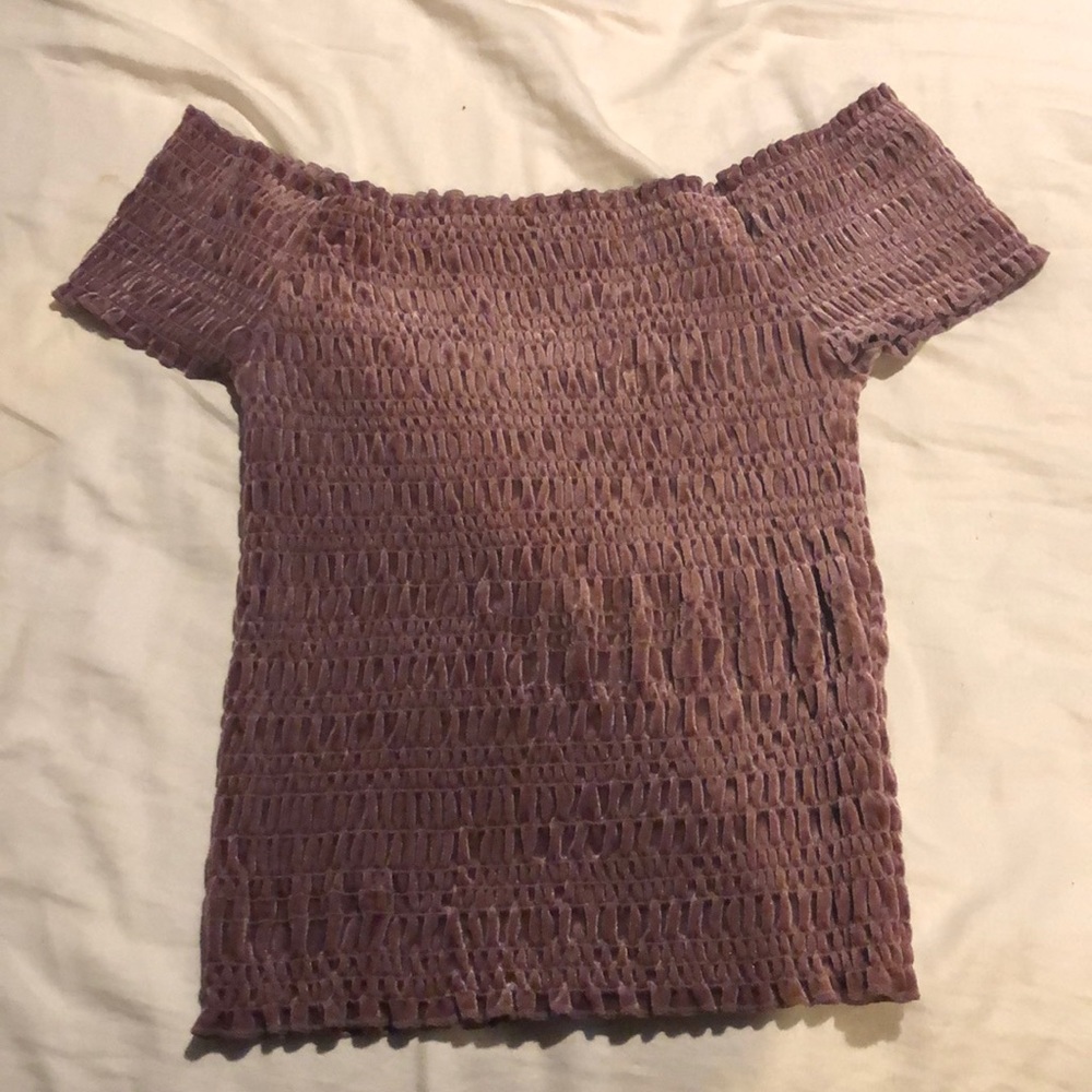 Mauve over the shoulder shirt size med